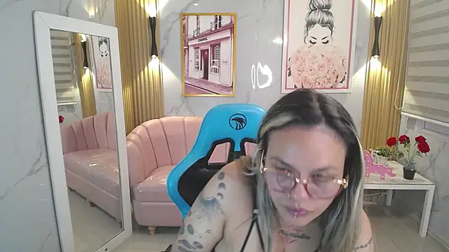 Snapshot of Jade_Jones_a chatting on 9, 10, 2025 Jade Jones a online show from 9, 10, 2025