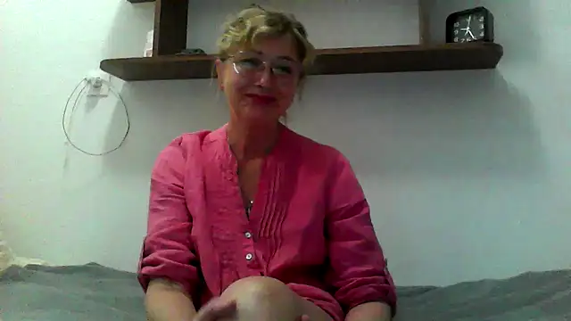 IrynaMolbertx online show from 17, 9, 2025