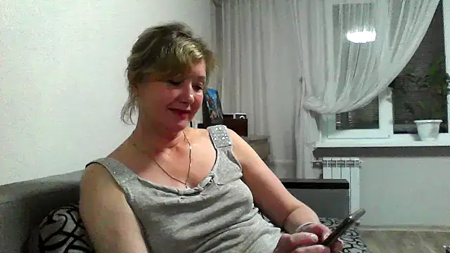 IrynaMolbertx online show from 8, 10, 2025