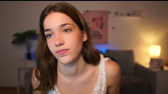 kissie cat online show from 10, 10, 2025