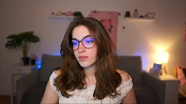 kissie cat online show from 24, 2, 2026