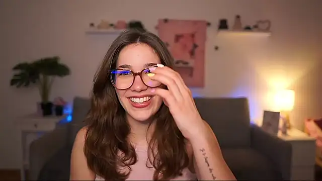 kissie cat online show from 11, 3, 2026