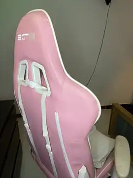 Snapshot of Andrea-Lu chatting on 7, 11, 2025 Andrea-Lu online show from 7, 11, 2025