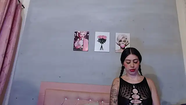 Olivia Spear online show from 17, 9, 2025