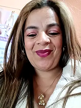 Mia-Glow online show from 28, 11, 2025