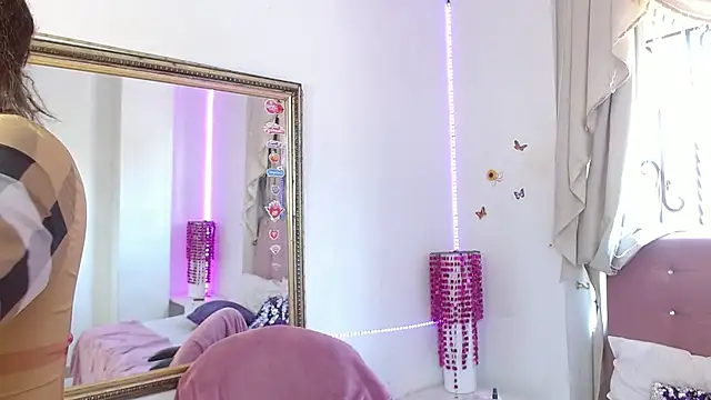 Saori Evans online show from 22, 9, 2025