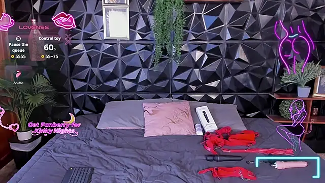 April  foxx online show from 15, 12, 2025