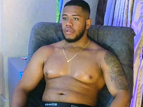 Snapshot of BenjaminCol_ chatting on 12, 10, 2025 BenjaminCol online show from 12, 10, 2025