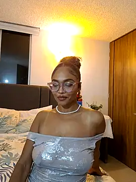 Snapshot of BiiancaEstradaa chatting on 7, 6, 2026 BiiancaEstradaa online show from 7, 6, 2026