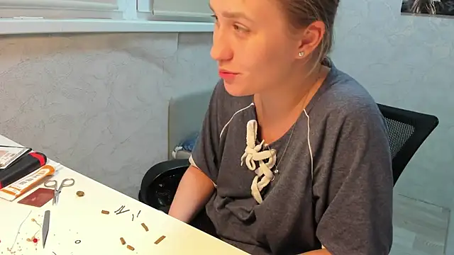 sofamuffin online show from 22, 11, 2025