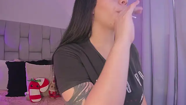 Seraphyne666 online show from 15, 4, 2026