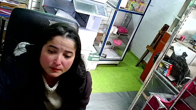 Ainaraazul online show from 8, 9, 2025