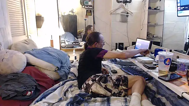 Snapshot of Puff0169 chatting on 29, 6, 2026 Puff0169 online show from 29, 6, 2026