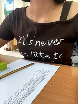 Snapshot of -NhaKy22 chatting on 11, 9, 2025 -NhaKy22 online show from 11, 9, 2025