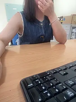 Snapshot of -NhaKy22 chatting on 20, 4, 2026 -NhaKy22 online show from 20, 4, 2026