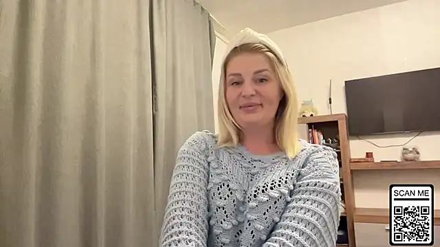 Blondie xoxoxo online show from 4, 10, 2025