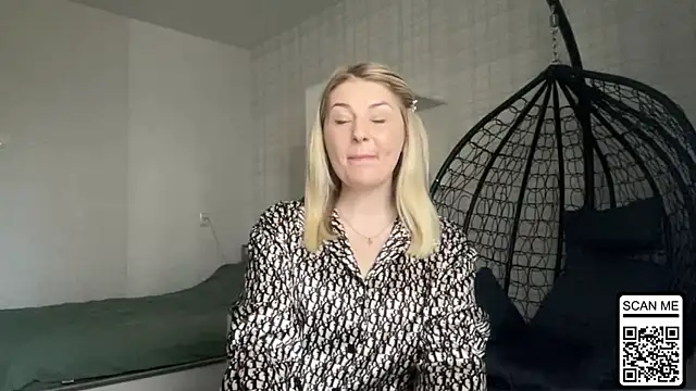 Blondie xoxoxo online show from 5, 4, 2026