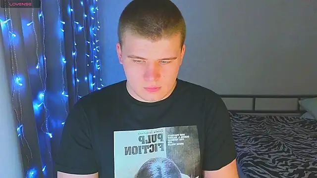 kittenmurr online show from 15, 12, 2025