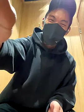 Snapshot of masucle216 chatting on 28, 10, 2025 masucle216 online show from 28, 10, 2025