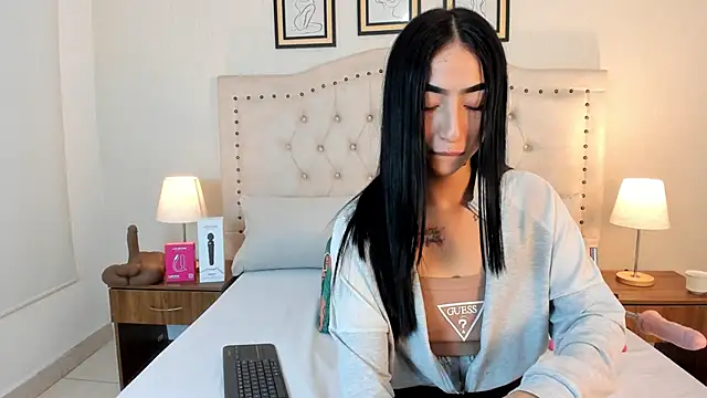 natasha moreno online show from 14, 4, 2026