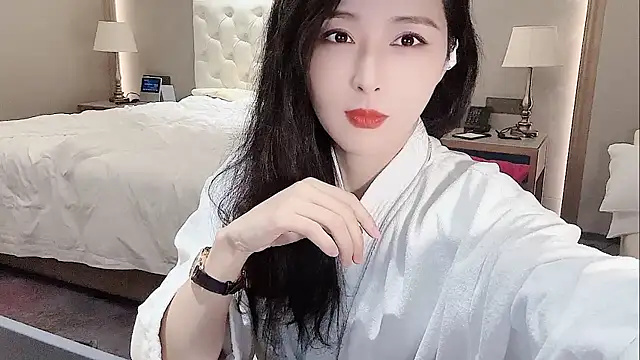 Ianxuan online show from 18, 10, 2025