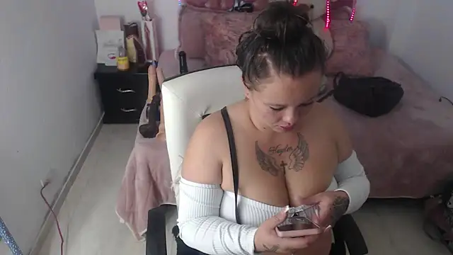 Snapshot of patty_squirt_ chatting on 24, 4, 2026 patty squirt online show from 24, 4, 2026