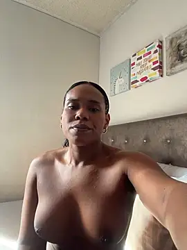 Snapshot of Ashleyroberst chatting on 2, 7, 2026 Ashleyroberst online show from 2, 7, 2026