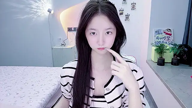 Snapshot of suger-TT chatting on 9, 10, 2025 suger-TT online show from 9, 10, 2025