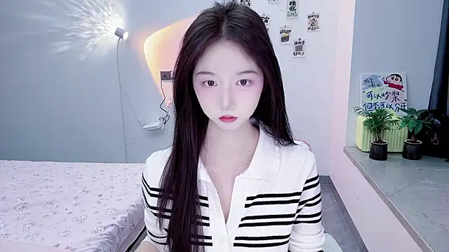 Snapshot of suger-TT chatting on 10, 10, 2025 suger-TT online show from 10, 10, 2025