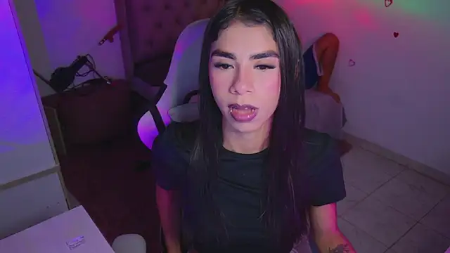 BrunetteAdams001 online show from 30, 5, 2026