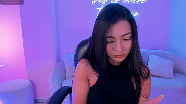 AyshelBrown online show from 23, 10, 2025