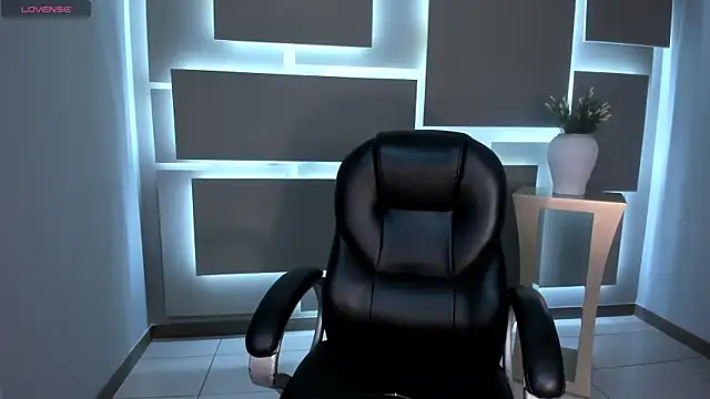 MilaColeman online show from 19, 9, 2025