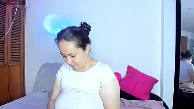 Snapshot of Ashley_Monroe chatting on 19, 11, 2025 Ashley Monroe online show from 19, 11, 2025