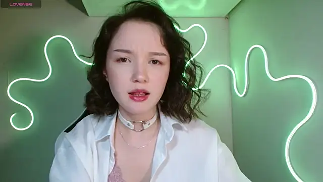 Snapshot of DemiWildcat chatting on 17, 10, 2025 DemiWildcat online show from 17, 10, 2025