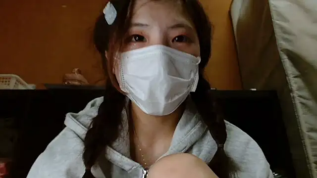 Snapshot of natsumiii chatting on 15, 9, 2025 natsumiii online show from 15, 9, 2025
