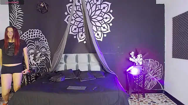 Maylu Fox online show from 12, 11, 2025