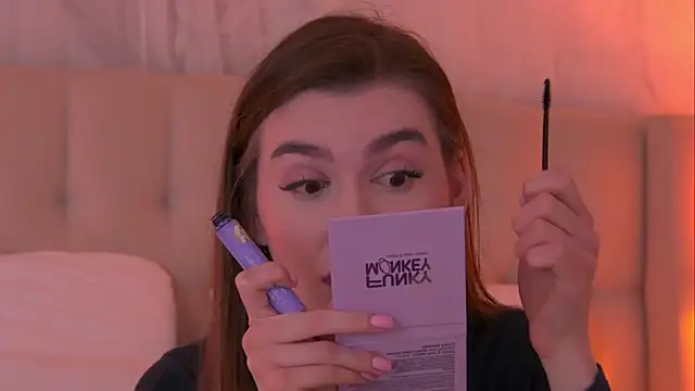 Snapshot of AshleyEvance chatting on 17, 4, 2026 AshleyEvance online show from 17, 4, 2026