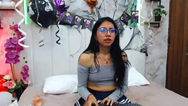 VioletxBloom online show from 18, 10, 2025