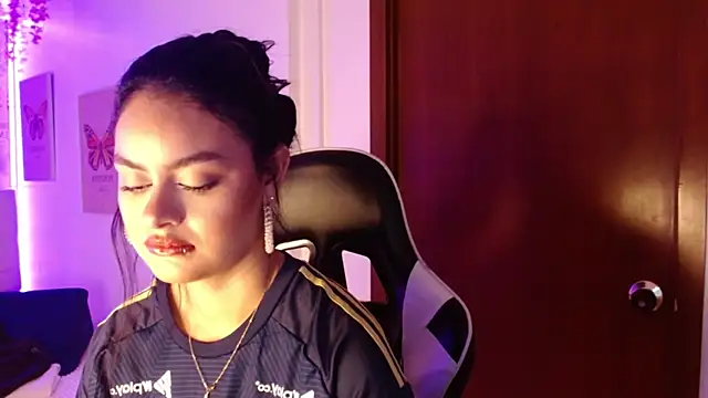 Snapshot of Sofia_Tanaka chatting on 9, 9, 2025 Sofia Tanaka online show from 9, 9, 2025