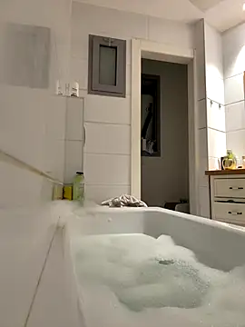 Snapshot of husbandandwifetobe chatting on 18, 10, 2025 husbandandwifetobe online show from 18, 10, 2025