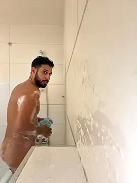 Snapshot of husbandandwifetobe chatting on 31, 10, 2025 husbandandwifetobe online show from 31, 10, 2025