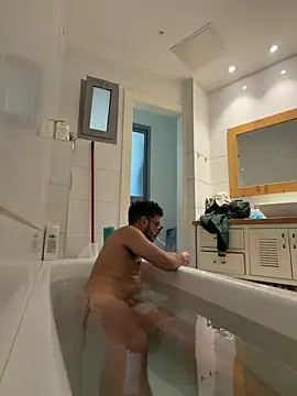 Snapshot of husbandandwifetobe chatting on 20, 12, 2025 husbandandwifetobe online show from 20, 12, 2025