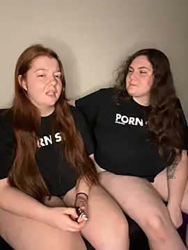 Snapshot of ScarlettSinner chatting on 8, 10, 2025 ScarlettSinner online show from 8, 10, 2025