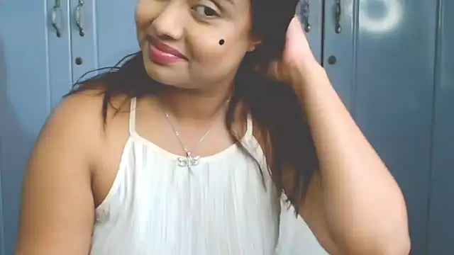 Snapshot of Indian_GlowingMiax chatting on 10, 9, 2025 Indian GlowingMiax online show from 10, 9, 2025