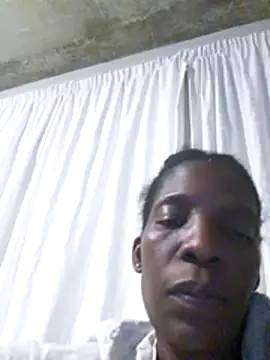 Snapshot of londie2 chatting on 6, 11, 2025 londie2 online show from 6, 11, 2025