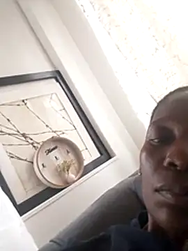 Snapshot of londie2 chatting on 14, 11, 2025 londie2 online show from 14, 11, 2025