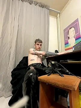 Snapshot of davesinner chatting on 5, 11, 2025 davesinner online show from 5, 11, 2025