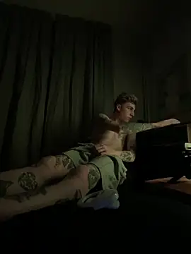 Snapshot of davesinner chatting on 13, 11, 2025 davesinner online show from 13, 11, 2025