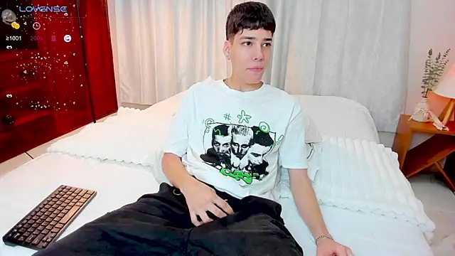 Snapshot of oblivion_deku chatting on 4, 10, 2025 oblivion deku online show from 4, 10, 2025