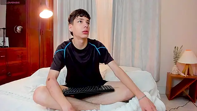 Snapshot of oblivion_deku chatting on 17, 10, 2025 oblivion deku online show from 17, 10, 2025